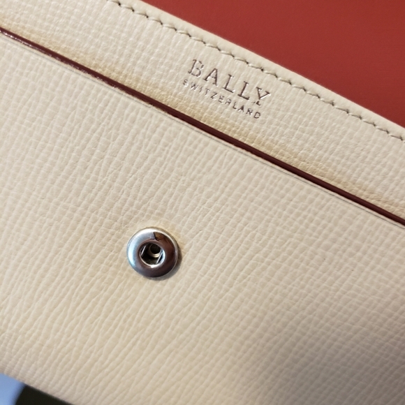 Bally Of Switzerland Saffiano Leather Bifold Wallet, Classic - Picture 8 of 10